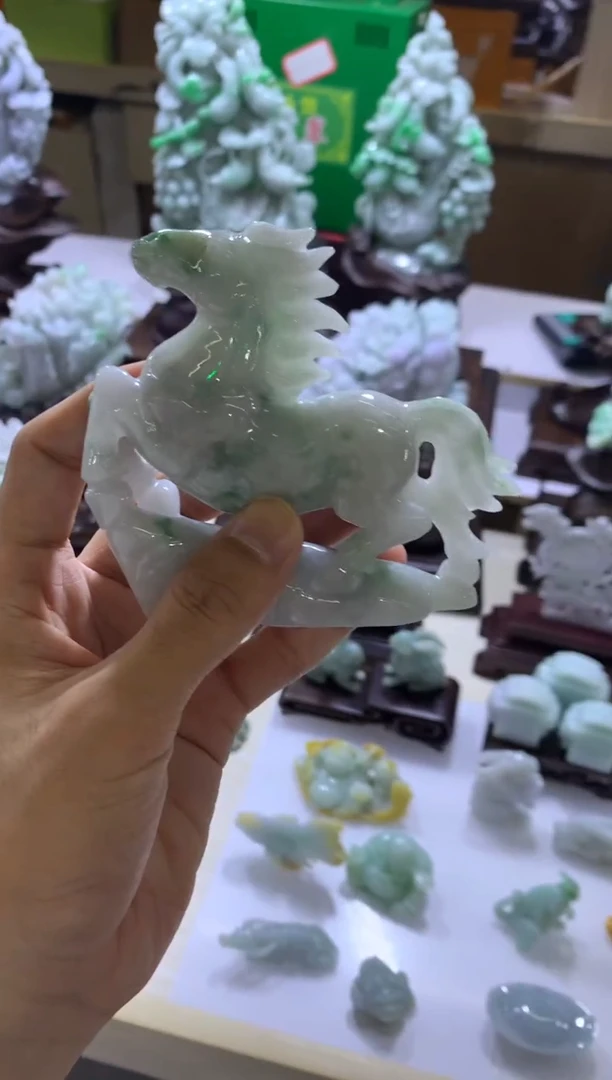 未镶嵌挂件翡翠猫*翡翠摆件