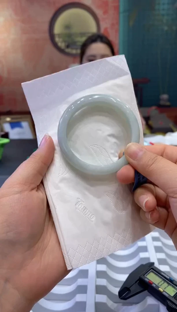 【闪购商品】翡翠手镯未镶嵌多人0006404
