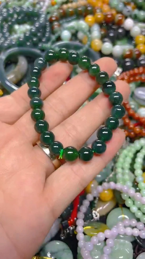 颈饰未镶嵌翡翠8mm/ G /翡翠A货，一件也是批发价