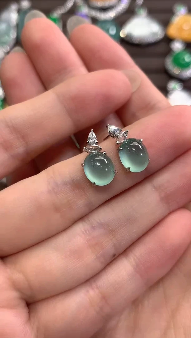 18K金镶嵌戒指翡翠春日珠宝 D30