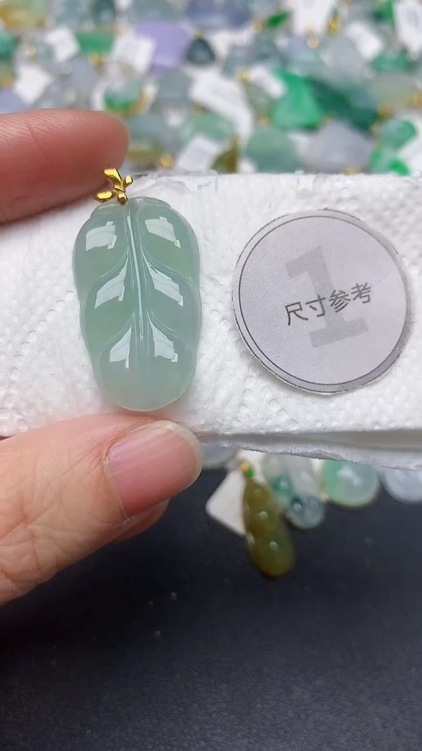 颈饰18K金镶嵌翡翠天然缅甸A货翡翠