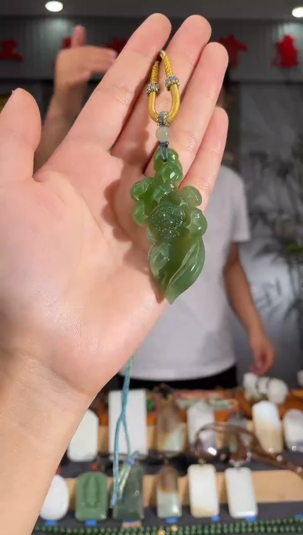 和田玉未镶嵌颈饰1