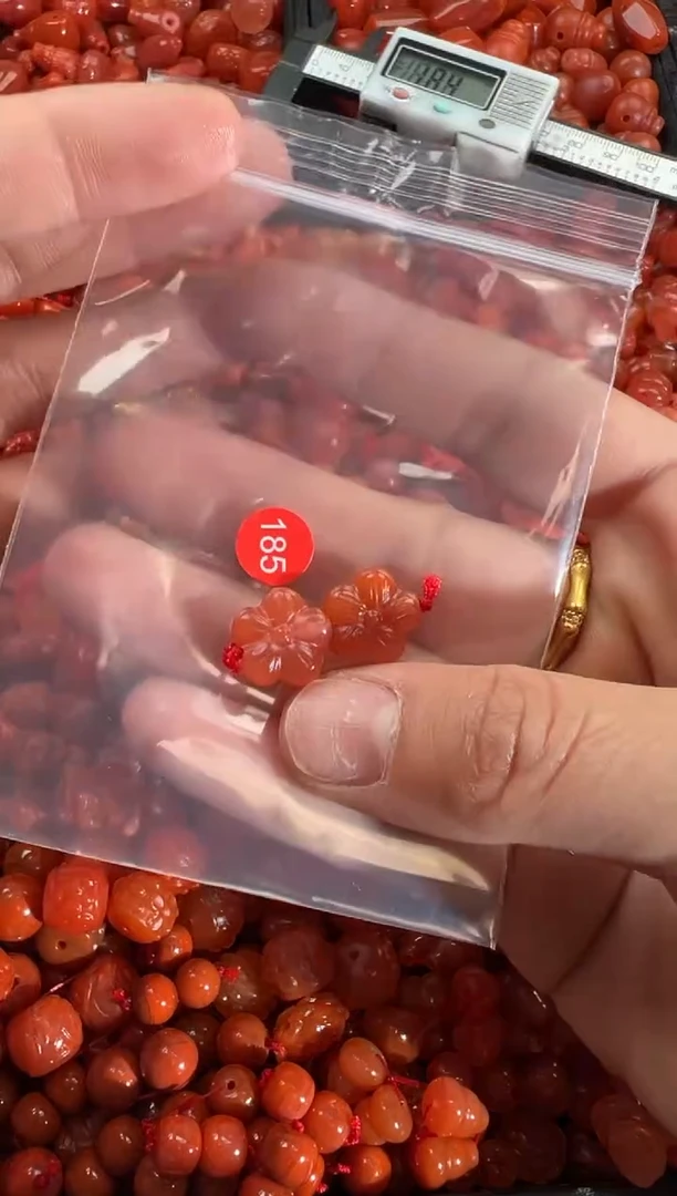 【闪购商品】南红玛瑙颈饰未镶嵌1