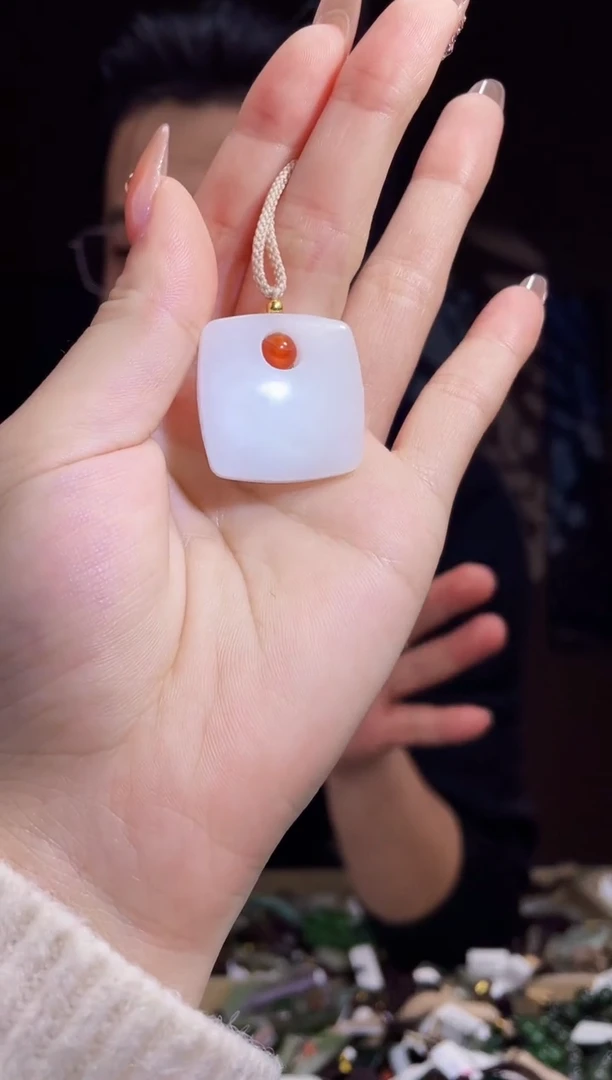 【闪购商品】和田玉颈饰未镶嵌拍一发一