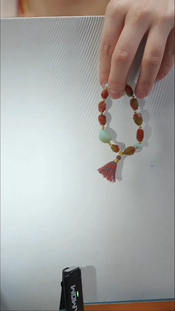 18K金镶嵌手串南红玛瑙手串