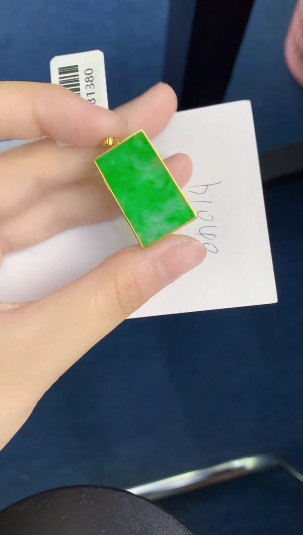 翡翠18K金镶嵌颈饰天然翡翠緬甸A貨