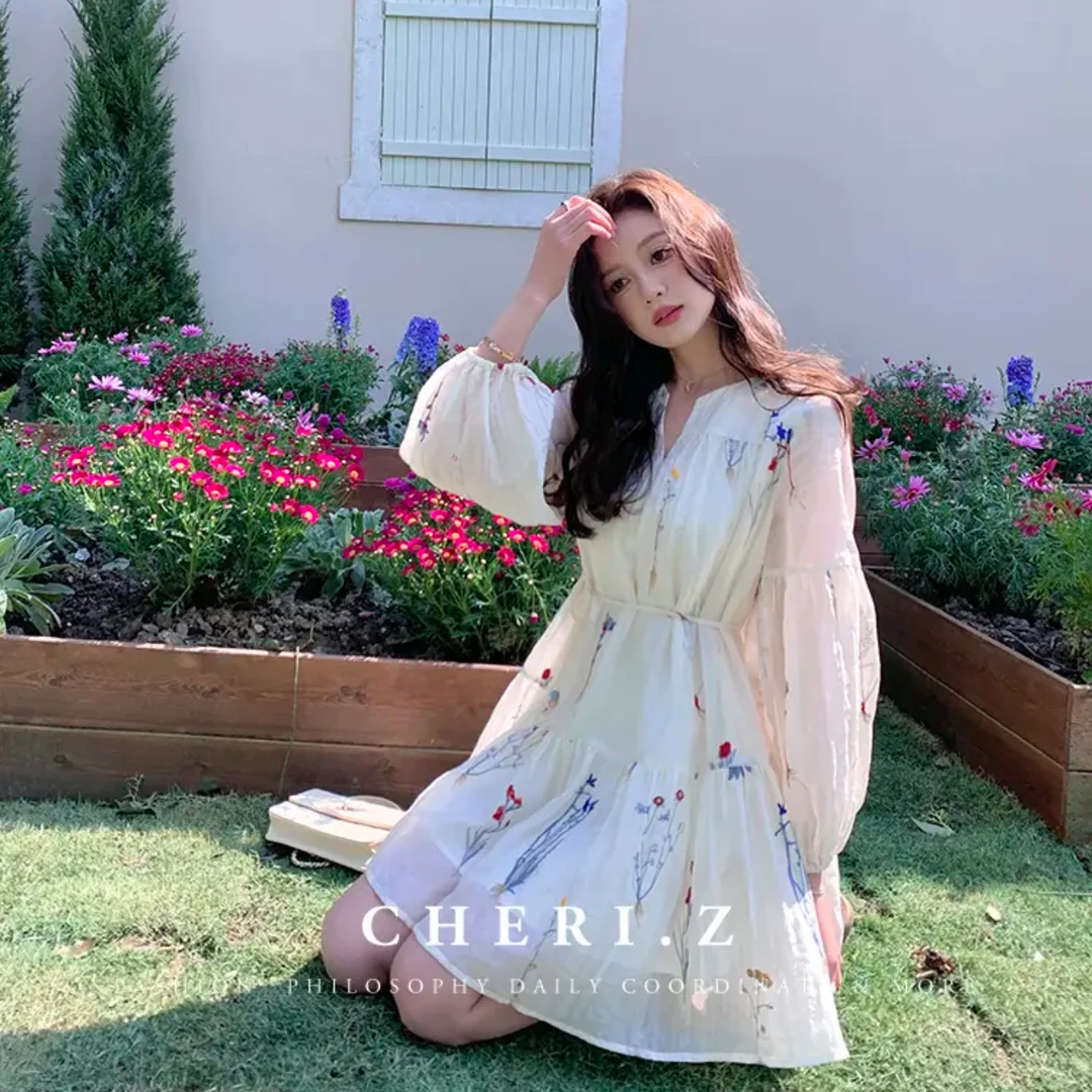 【QIHONG】罗马花园 7 5天丝绣花底布 轻柔亲肤A摆连衣裙