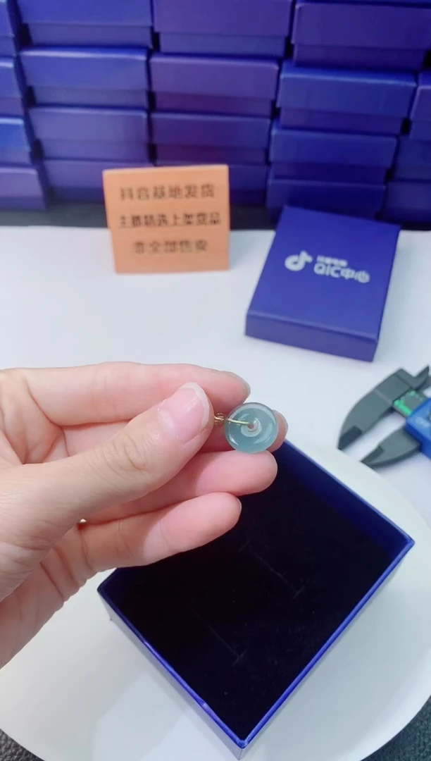 翡翠未镶嵌颈饰1111111111