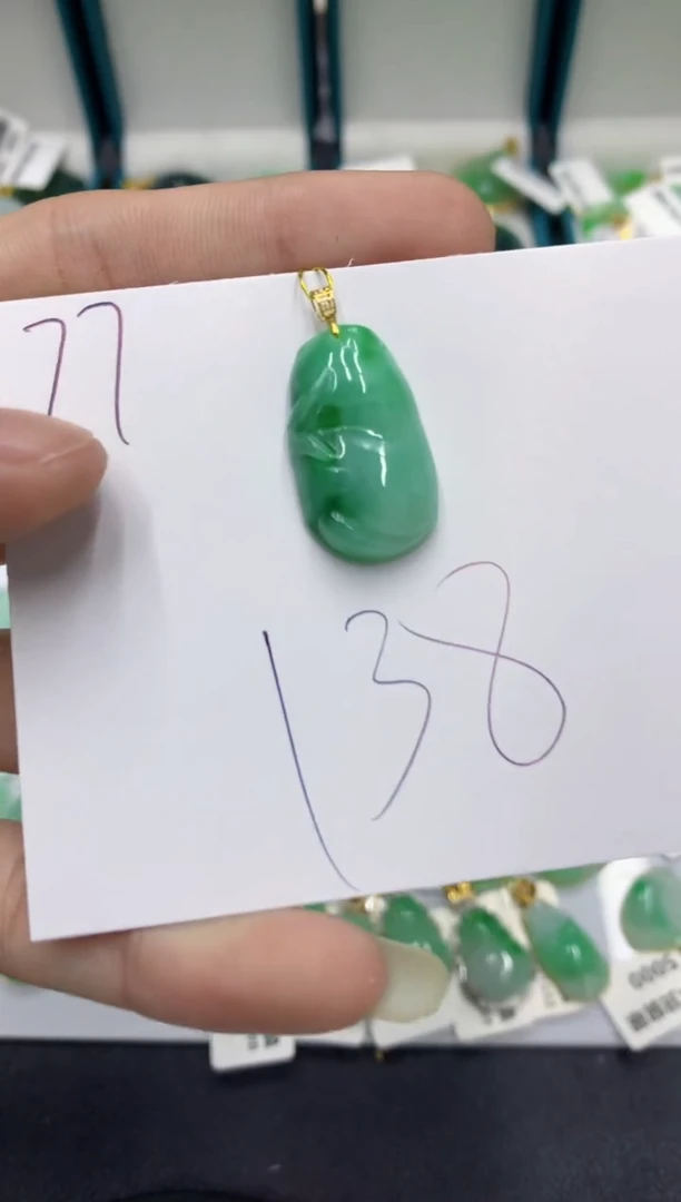 【闪购商品】翡翠颈饰18K金镶嵌翡翠