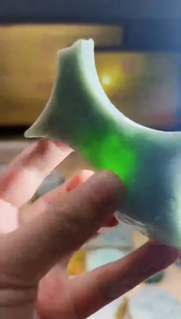 翡翠挂件未镶嵌A货张麦8256