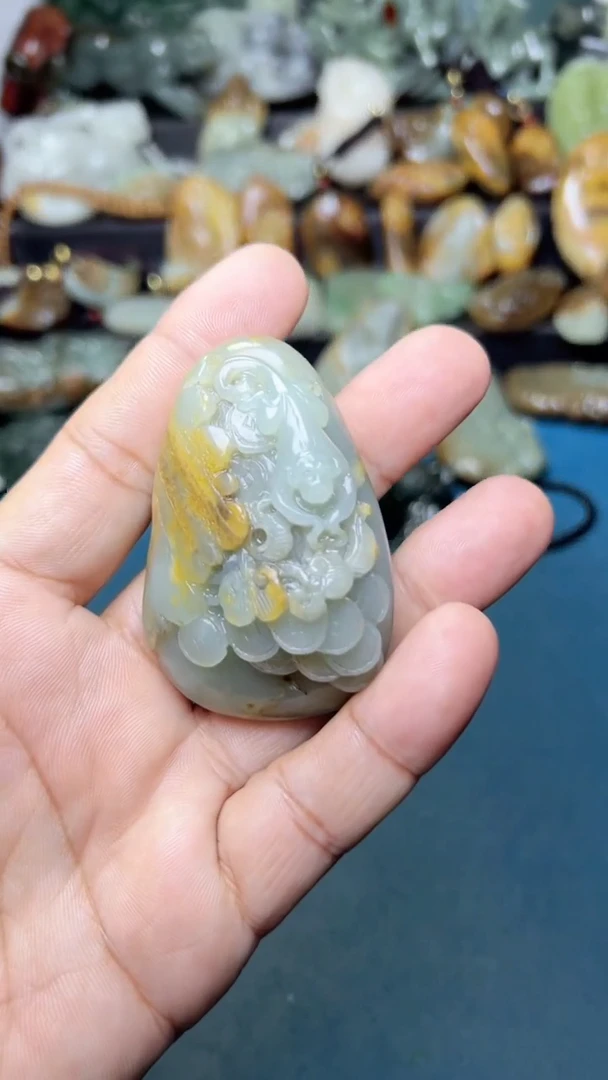 未镶嵌和田玉把件-
