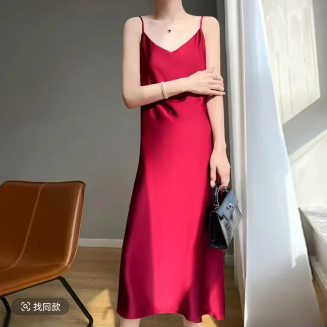 缎面吊带裙气质时尚薄款宽松休闲性感长裙