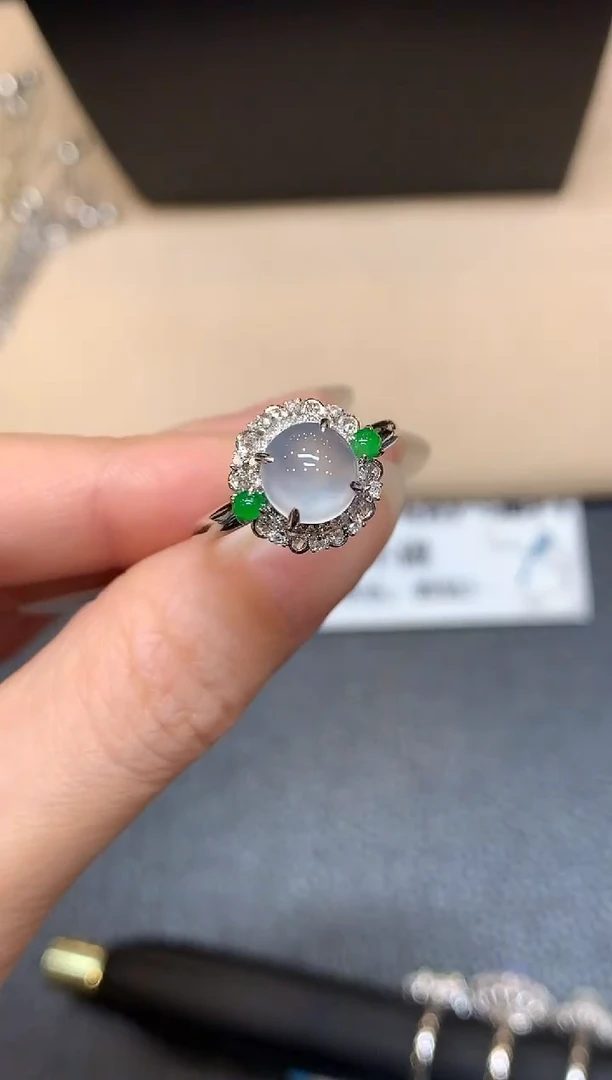 18K金镶嵌戒指翡翠蛋面【无服务费