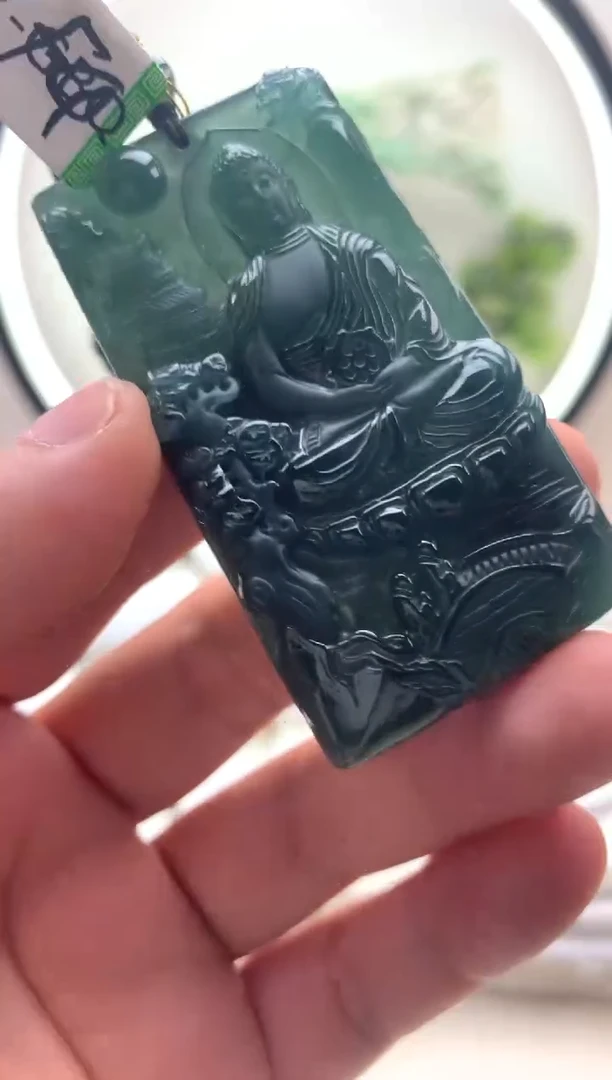 颈饰未镶嵌翡翠大日如来