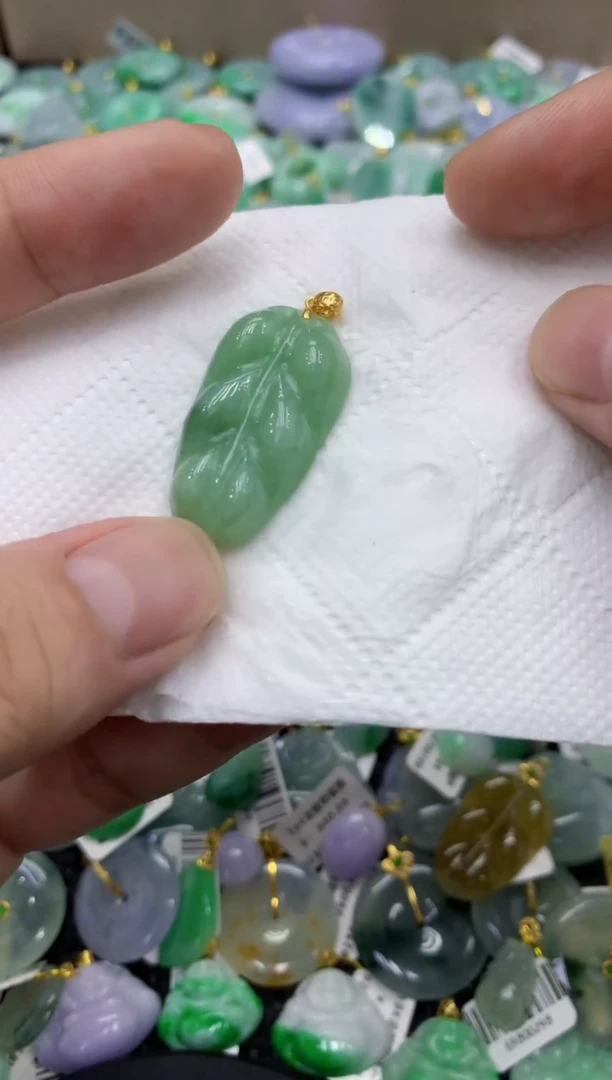 颈饰未镶嵌翡翠天然缅甸翡翠A货