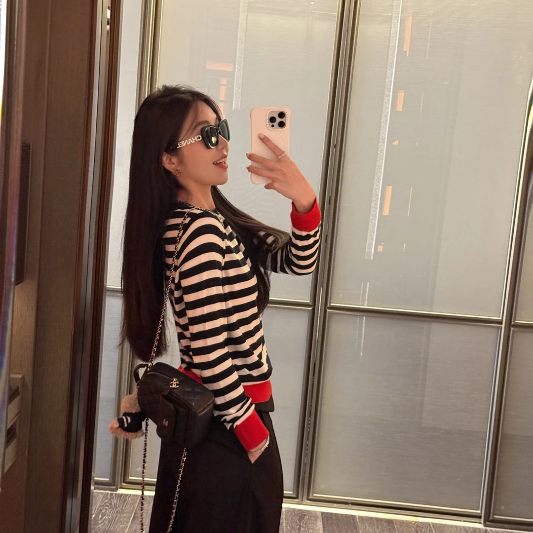 syna希娜 时光画布 复古时髦重工撞色圆领针织衫