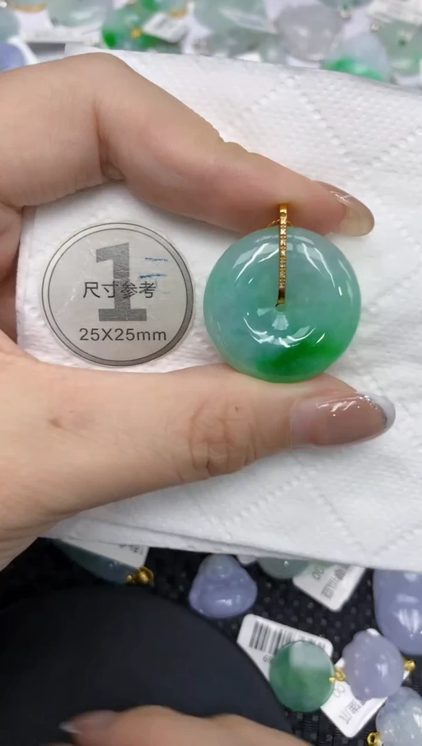 颈饰18K金镶嵌翡翠111111111