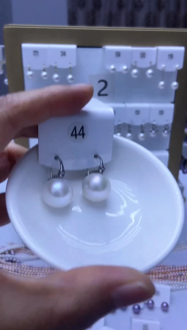银S925镶嵌耳饰淡水珍珠44