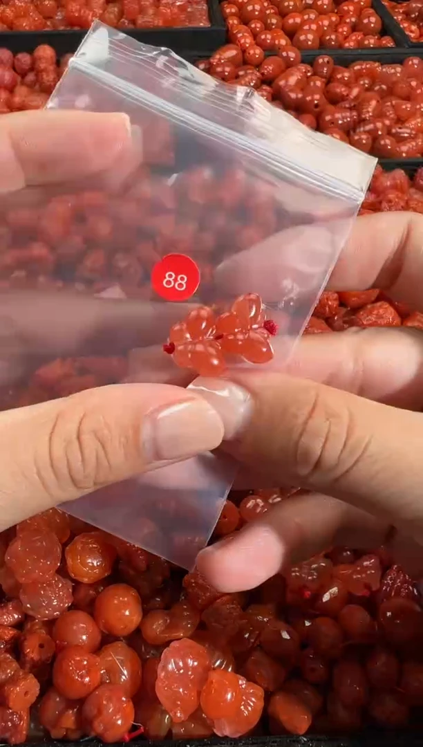 颈饰未镶嵌南红玛瑙1