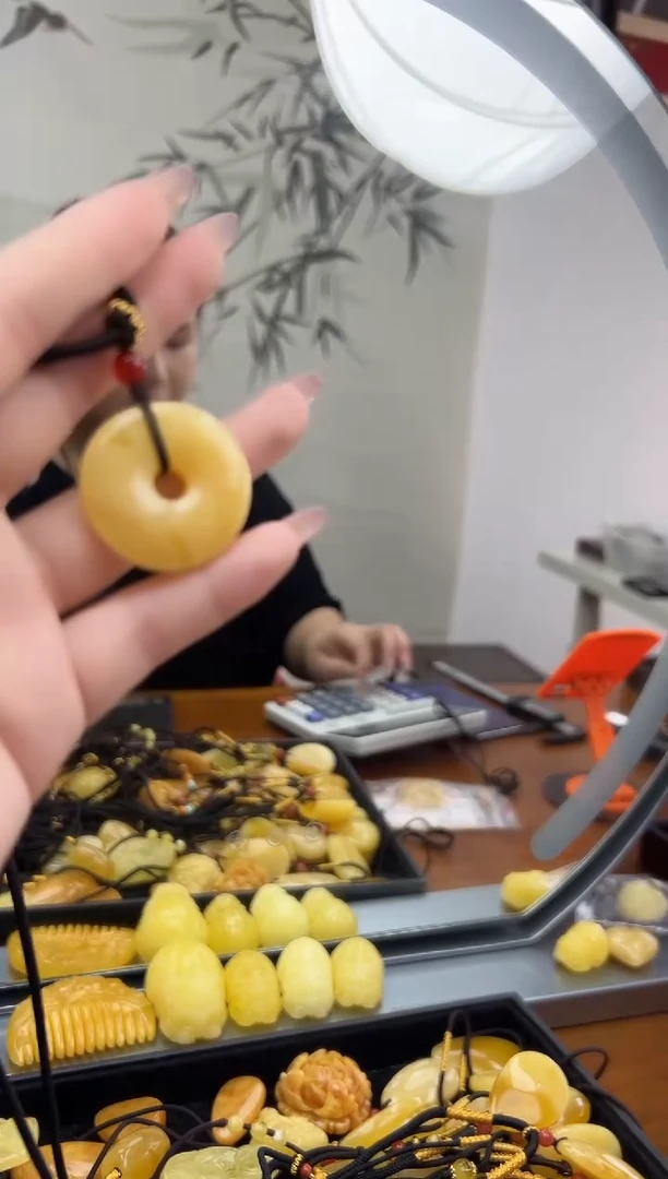 未镶嵌蜜蜡裸石琥珀蜜蜡吊坠