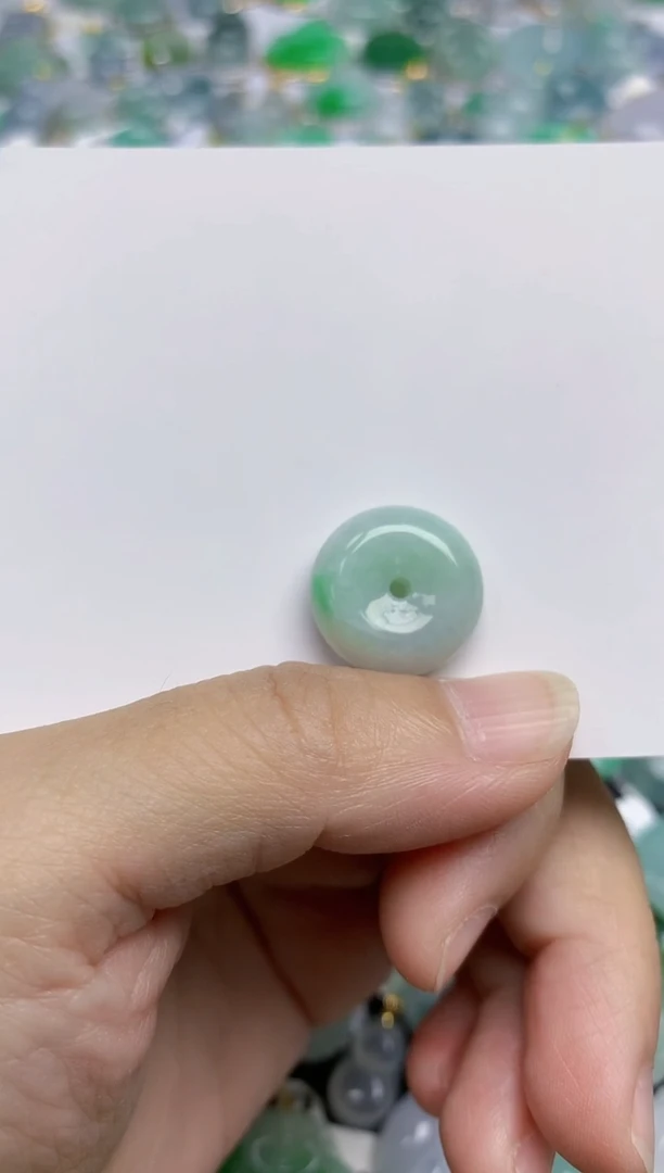 翡翠未镶嵌颈饰天然A货翡翠