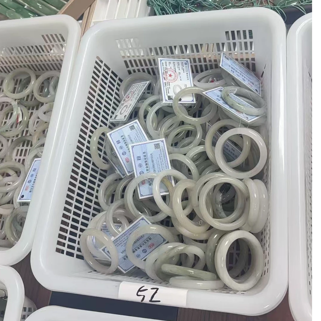 52 圈口天山翠 深色浅色订单备注 微瑕没有裂没有扣手介意勿拍