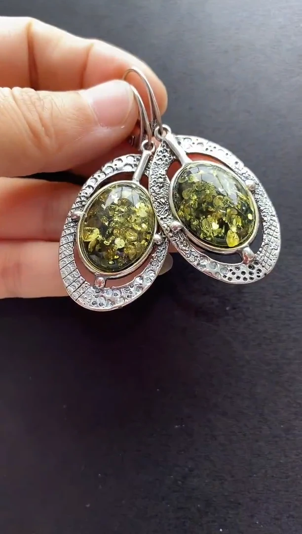 裸石琥珀未镶嵌耳坠