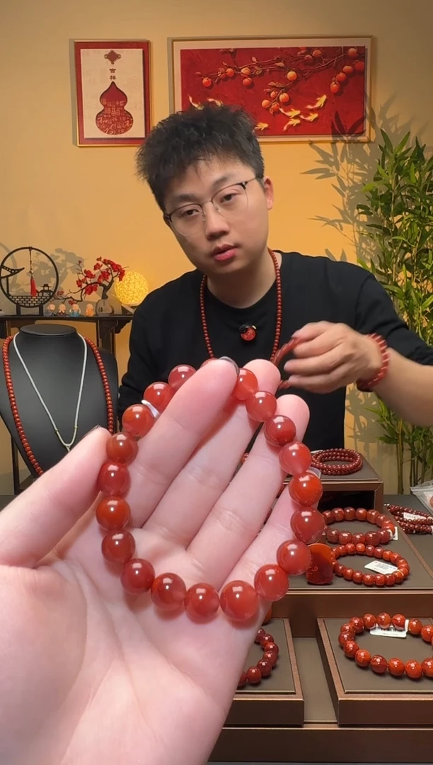 【闪购商品】南红玛瑙未镶嵌手串一条约10mm 多样性发货