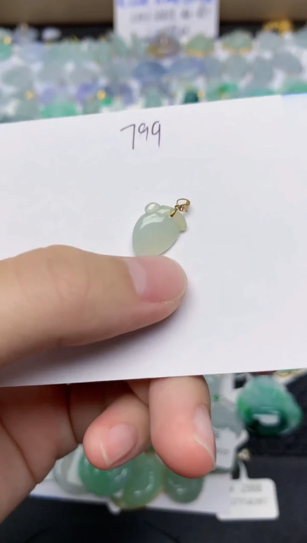 翡翠未镶嵌颈饰天然缅甸A货翡翠