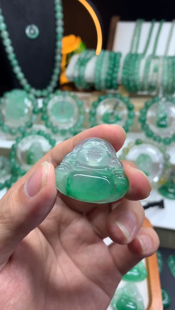 吊坠(不含链)未镶嵌石英质玉（非洲翠）大*大肚佛