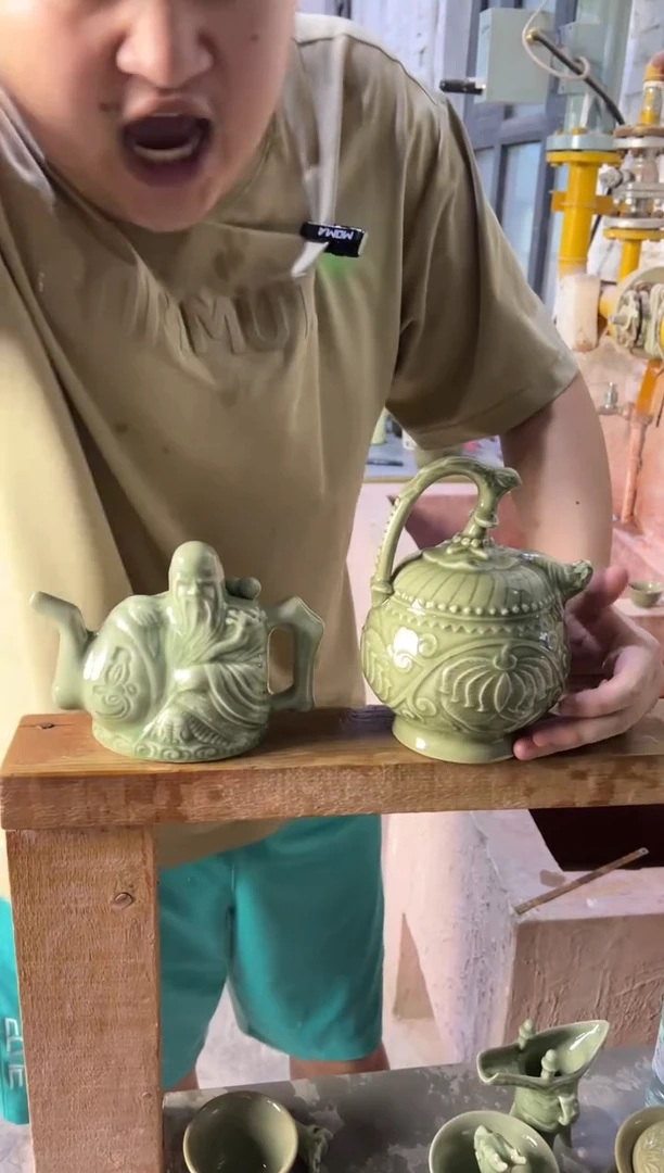 微瑕耀州窑倒流壶（大）+两心壶