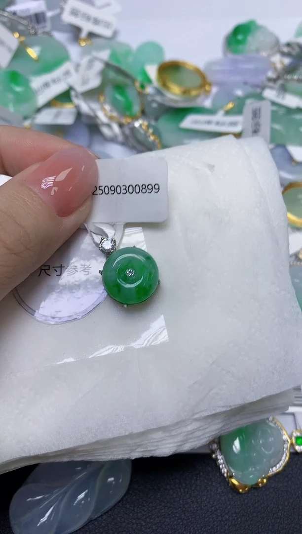 颈饰未镶嵌翡翠天然缅甸翡翠A货多样性发一件