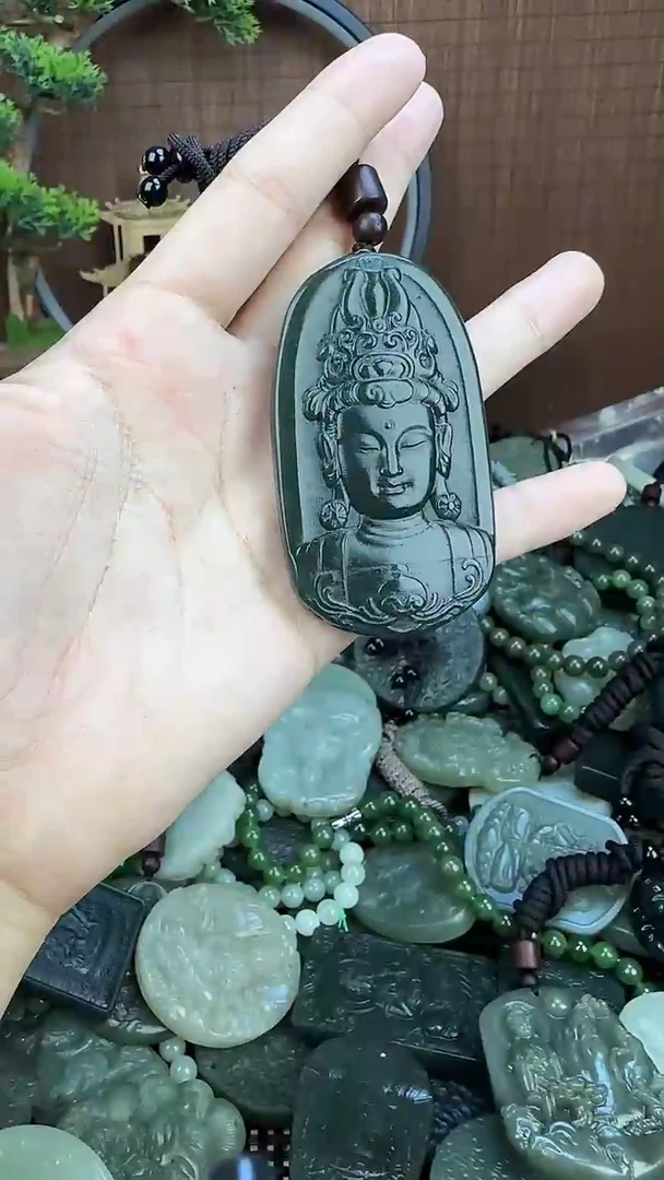 和田玉未镶嵌颈饰1