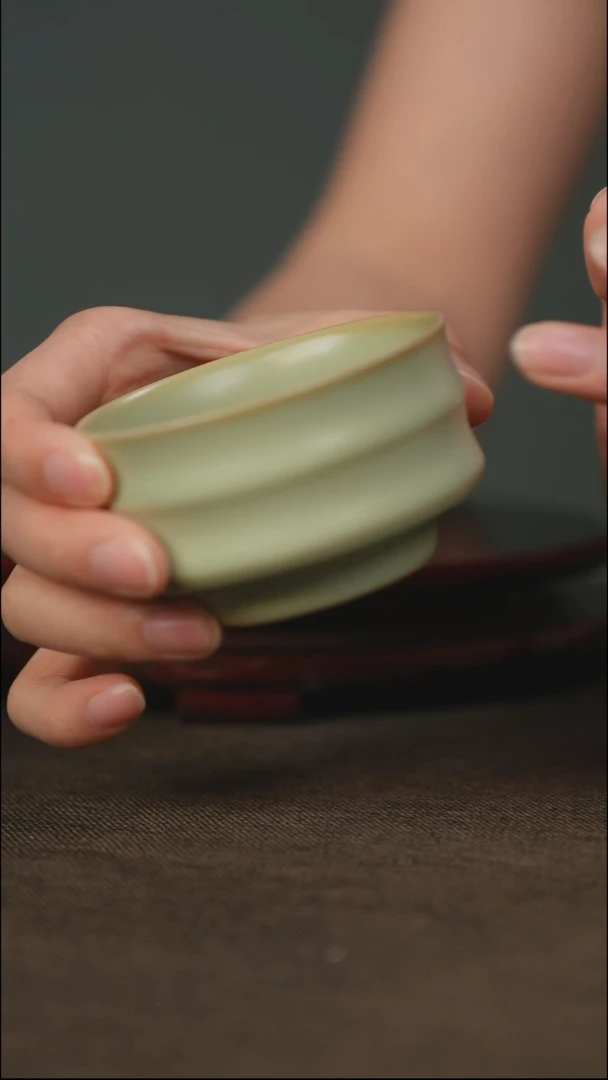粉青 竹节杯 带底款