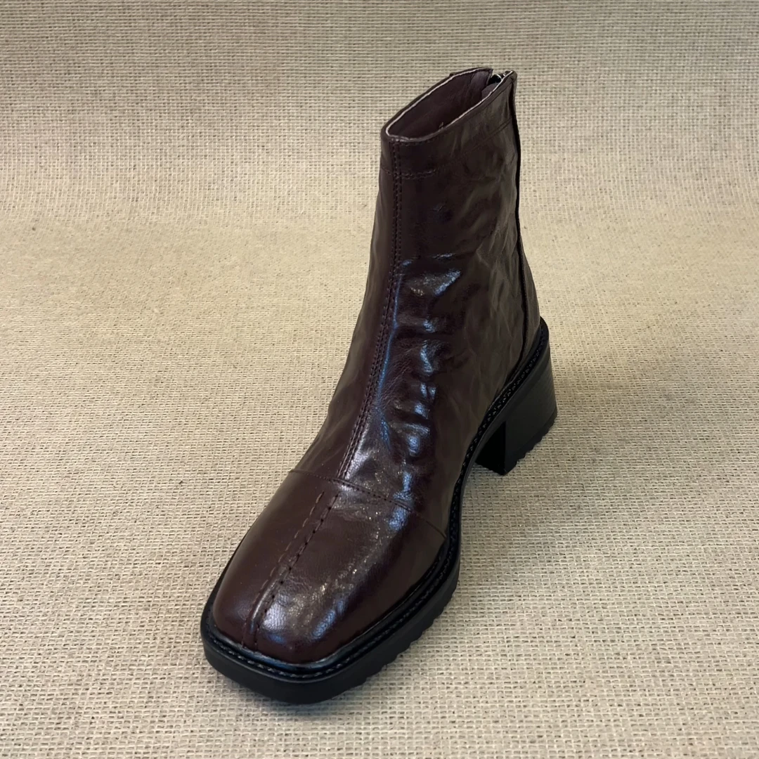 RubyL/6cm小个子简约通勤手抓纹百搭后拉链方头粗跟加绒短靴女款