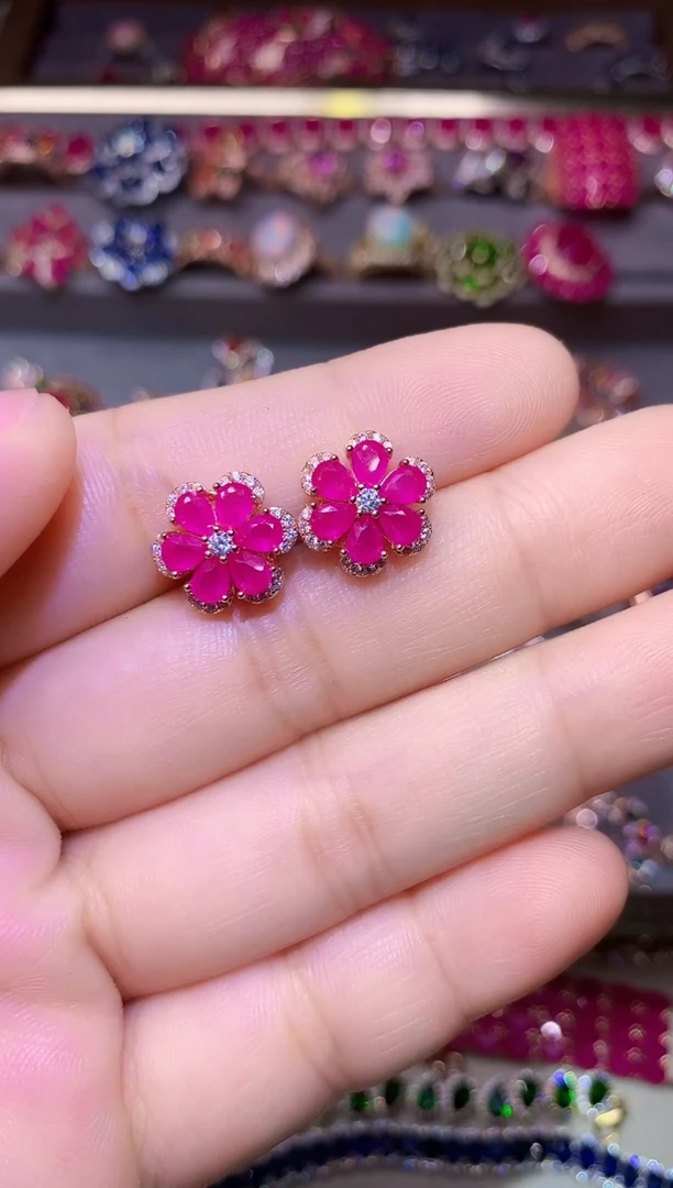 耳饰银S925镶嵌红宝石....