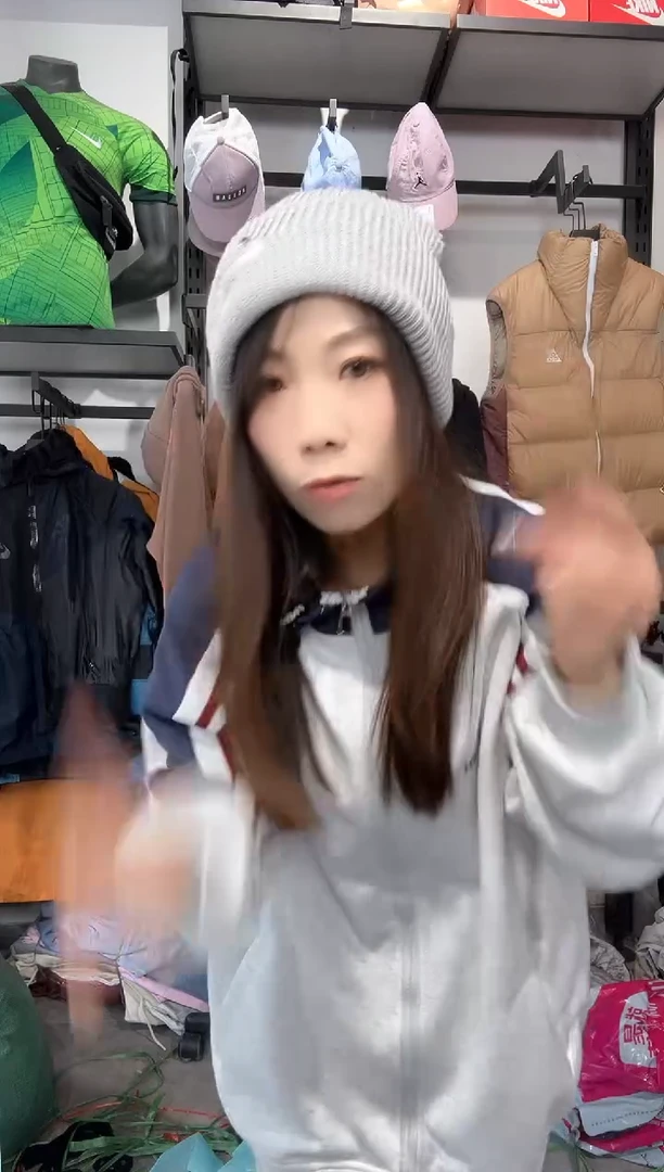 1394  编码 瑕疵款直播间过款为准 尺码    身高