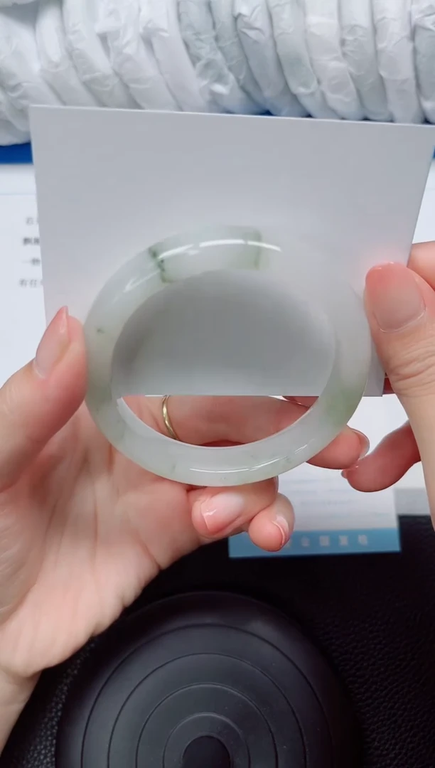 石英质玉手镯未镶嵌60-56.6