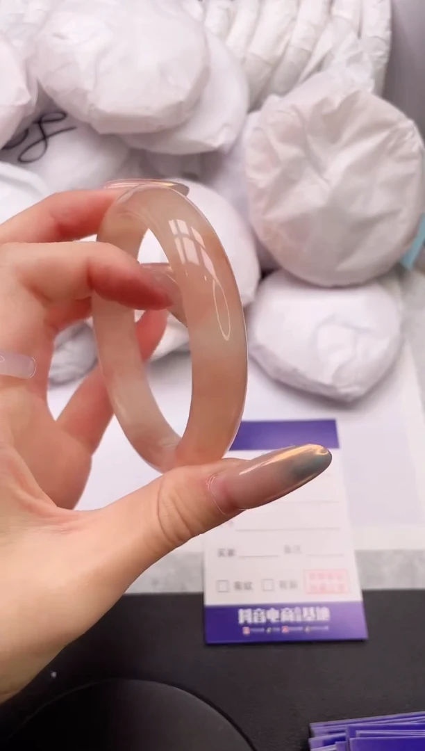 【闪购商品】石英质玉手镯未镶嵌20K352-61