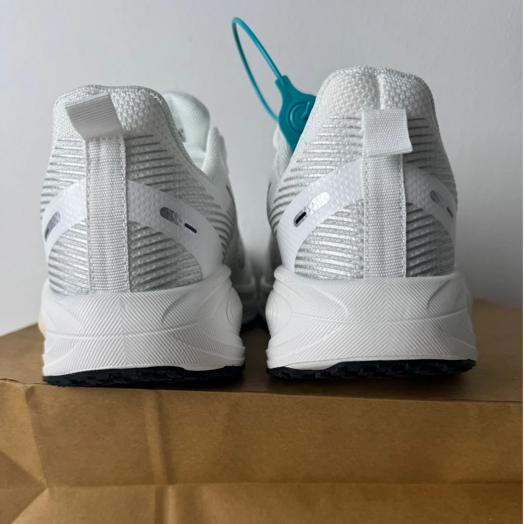 200透气防滑跑步鞋耐磨低帮轻便增高男鞋运动鞋时尚通用