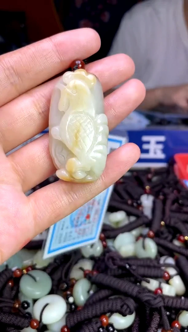 未镶嵌和田玉挂件1
