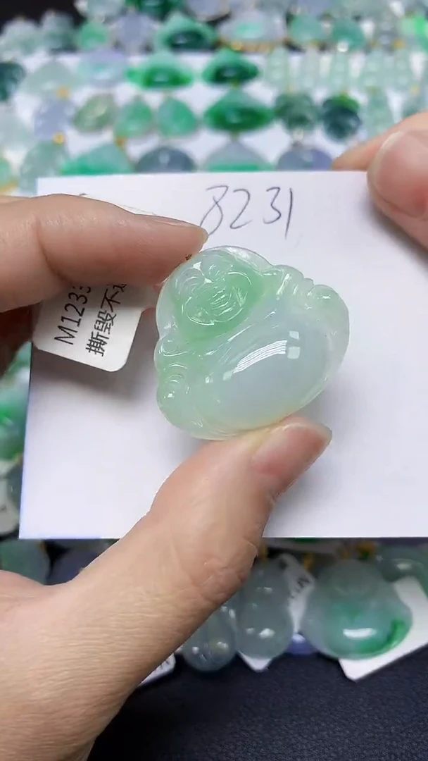 翡翠18K金镶嵌颈饰 天然缅甸翡翠A货