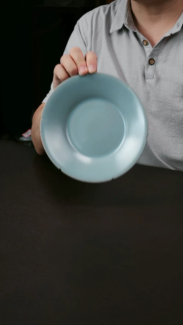 其他汝官窑偏蓝花口折腰盘56