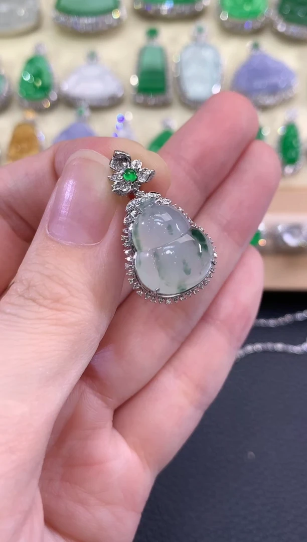 吊坠(不含链)18K金镶嵌翡翠夏日珠宝A52