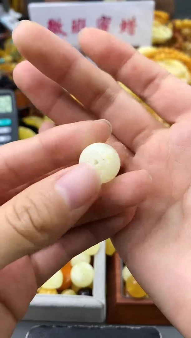 未镶嵌琥珀珠宝奇石41