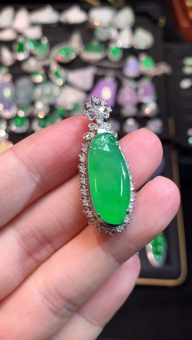 吊坠(赠链)18K金镶嵌翡翠高冰黄阳绿福瓜吊坠