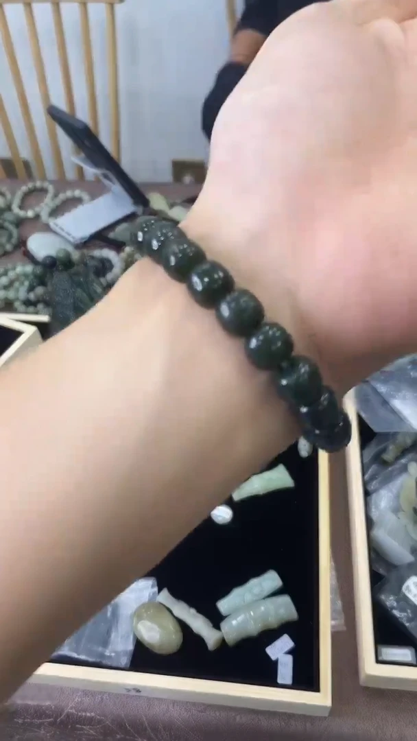 和田玉未镶嵌吊坠(不含链)86