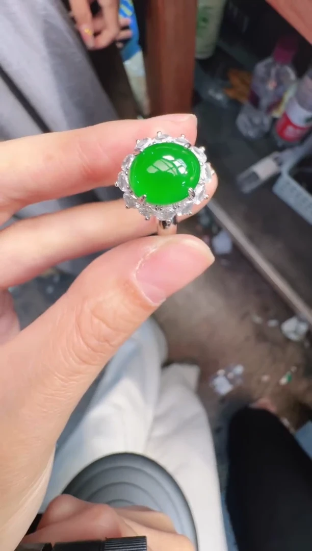 未镶嵌定制翡翠A货有轻微色差属于正常现象，戒指1