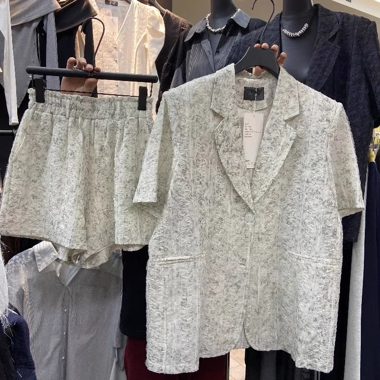 韩版高级感小众正肩廓形肌理感压花刺绣百搭时尚显瘦夏季女装套装