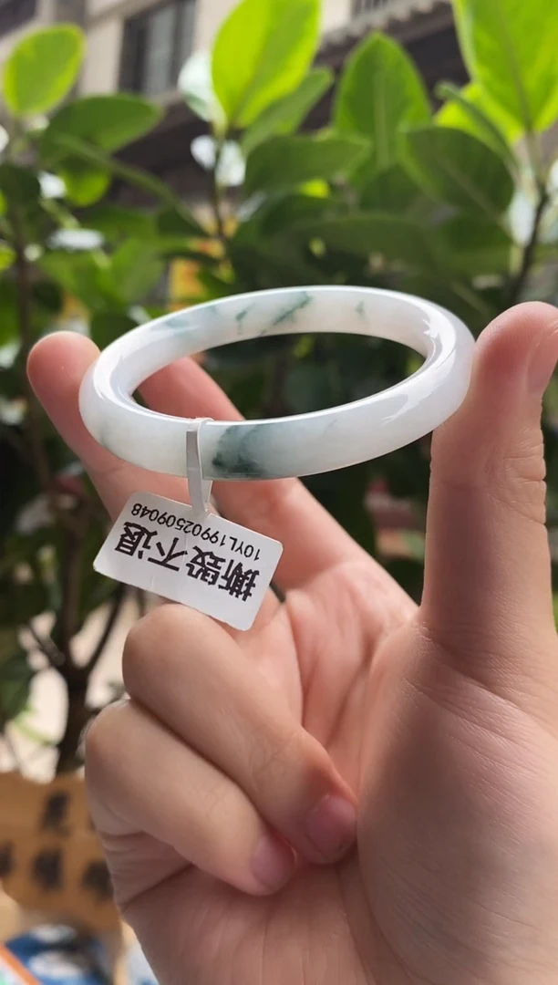 翡翠手镯（圆镯）未镶嵌54圆条